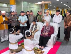 Joko Kaha Menyambut Sang Jenderal: Kapolda Baru Tiba, Elite Maluku Utara Turun ke Bandara