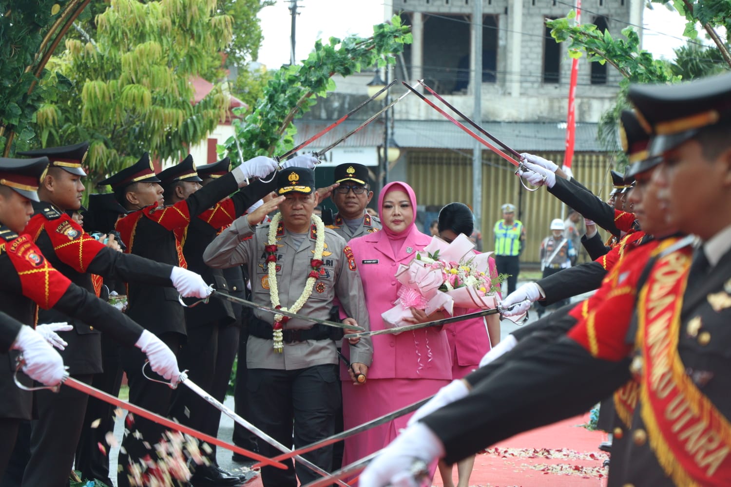 Foto: Suasana penghormatan ke Kapolda Malut yang baru Brigjen Pol. Arif Budiman