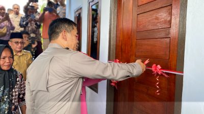 HUT Bhayangkara ke-80, Polda Maluku Utara Bedah Tiga Rumah dan Gulirkan Program Sosial untuk Warga