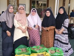 Jumat Berkah Hasby Yusuf, Merawat Kepedulian Lewat Paket Makanan untuk Jamaah Masjid